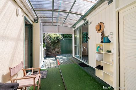 Photo of property in 2 Huntingdon Street, Northland, Wellington, 6012