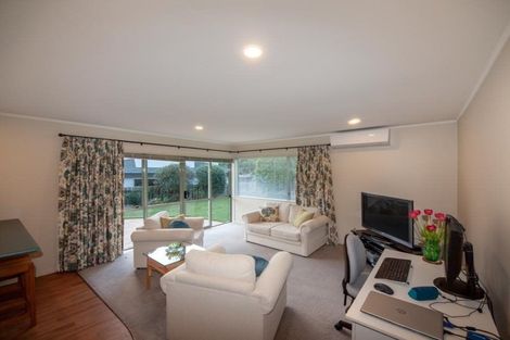 Photo of property in 10 Myers Grove, Churton Park, Wellington, 6037