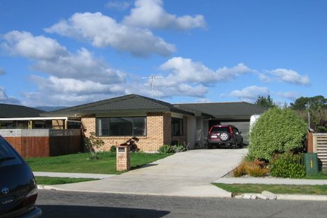 Photo of property in 3 Leanne Way, Waikanae Beach, Waikanae, 5036