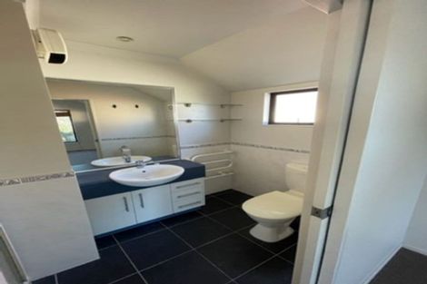 Photo of property in 2/27 Kellaway Drive, East Tamaki, Auckland, 2013