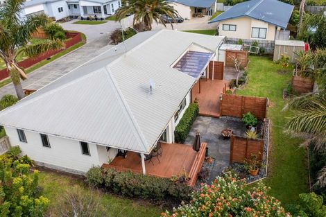 Photo of property in 12 Pipi Dune, Whitianga, 3510