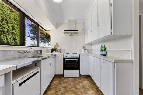 Photo of property in 111 Kings Avenue, Matua, Tauranga, 3110