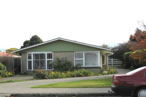 Photo of property in 76 Middlepark Road, Sockburn, Christchurch, 8042
