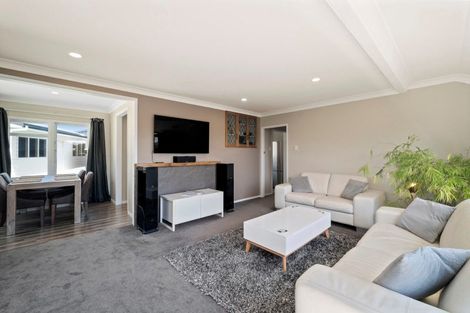 Photo of property in 2 Roosevelt Road, Western Heights, Rotorua, 3015