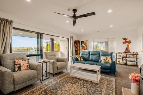 Photo of property in 6 Richardson Road, Omokoroa, 3114
