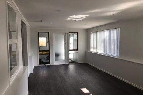 Photo of property in 1/127 Lynn Road, Bayview, Auckland, 0629