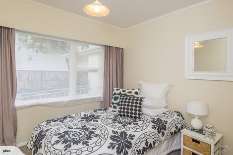 Photo of property in 10 Oriel Place, Tawa, Wellington, 5028