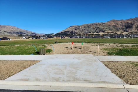 Photo of property in 13 Simpson Crescent, Wanaka, 9305