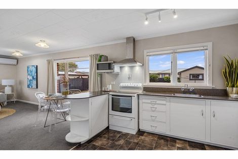 Photo of property in 10 Greenwood Close, Mairehau, Christchurch, 8013