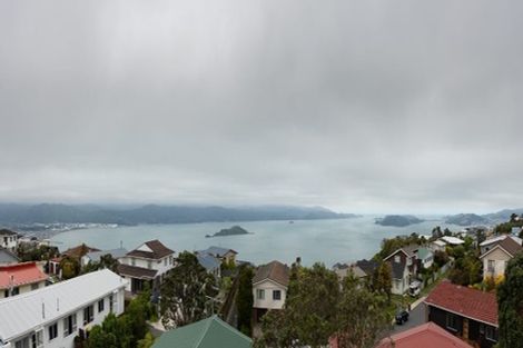 Photo of property in 21 Cheyne Walk, Newlands, Wellington, 6037