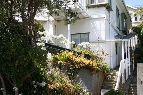 Photo of property in 132a Kelburn Parade, Kelburn, Wellington, 6012