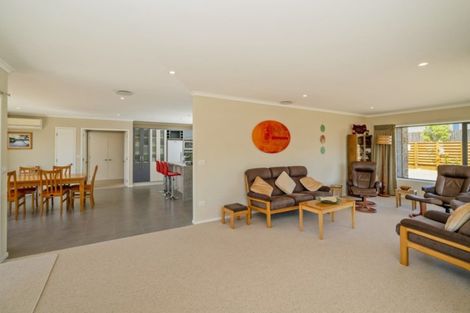 Photo of property in 7 Roseberry Place, Whitianga, 3510