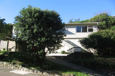 Photo of property in 2 Churton Drive, Churton Park, Wellington, 6037