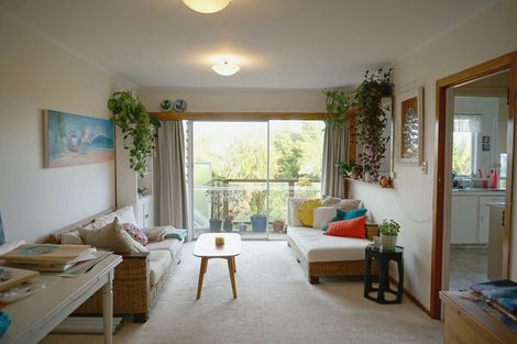 Photo of property in 1/18 Fowler Street, Northcote, Auckland, 0627