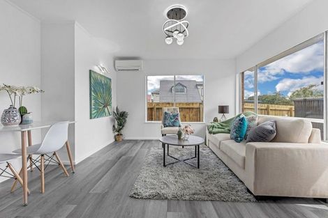 Photo of property in 3/2 Mickle Street, Te Atatu South, Auckland, 0610