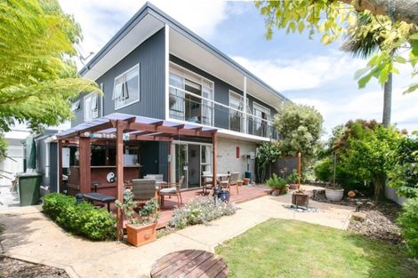 Photo of property in 17 Totara Street, Taradale, Napier, 4112