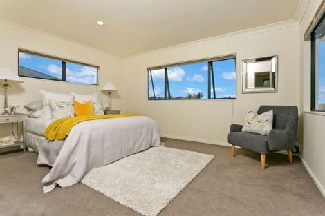 Photo of property in 5 Coventry Way, Long Bay, Auckland, 0630