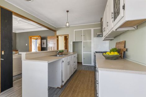 Photo of property in 164 Mangorei Road, Merrilands, New Plymouth, 4312