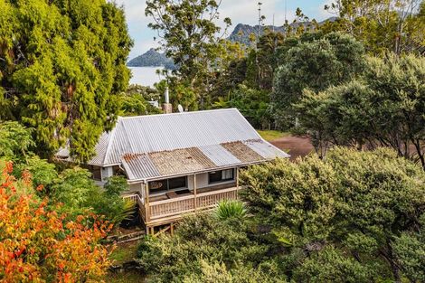 Photo of property in 2 Ocean View Road, Huia, Auckland, 0604