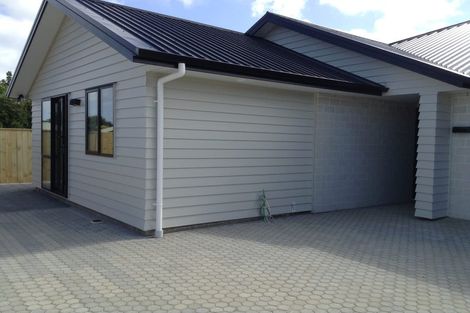 Photo of property in 8 Kahika Grove, Huapai, Kumeu, 0810