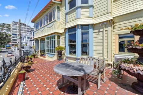 Photo of property in 186 Oriental Parade, Oriental Bay, Wellington, 6011