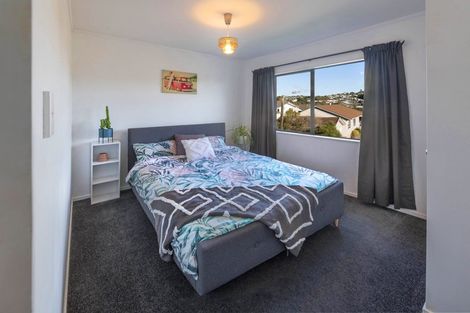 Photo of property in 25 Dominica Crescent, Grenada Village, Wellington, 6037