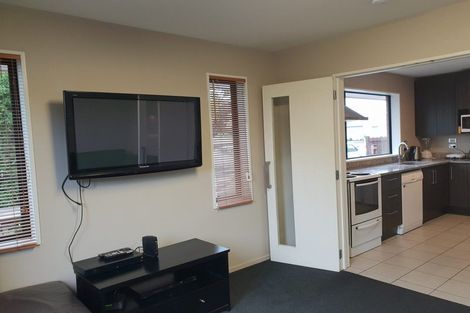 Photo of property in 52b Division Street, Riccarton, Christchurch, 8041