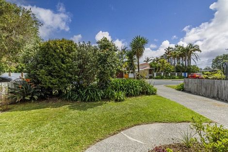 Photo of property in 3/34 Walton Street, Red Beach, 0932
