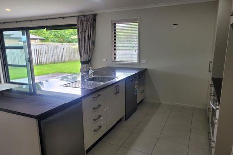 Photo of property in 40 Magnolia Drive, Westown, New Plymouth, 4310