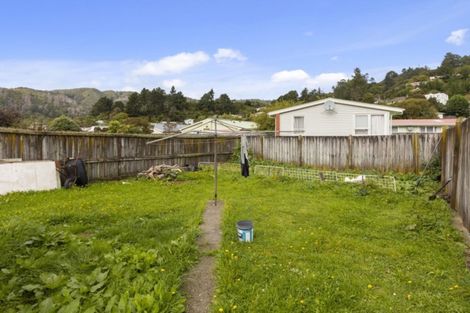 Photo of property in 35 Hanson Grove, Stokes Valley, Lower Hutt, 5019