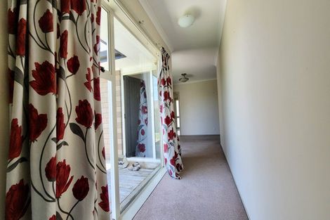 Photo of property in 31 Prince Regent Drive, Half Moon Bay, Auckland, 2012