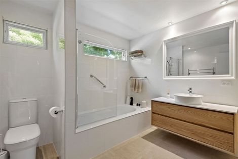 Photo of property in 1/21 Clifton Road, Hauraki, Auckland, 0622