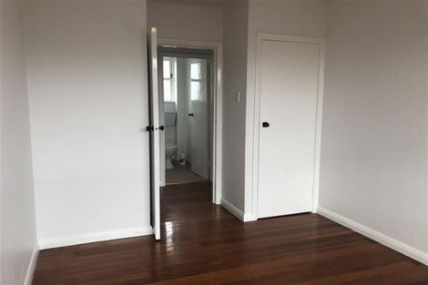 Photo of property in 9 Karaka Street, Merrilands, New Plymouth, 4312