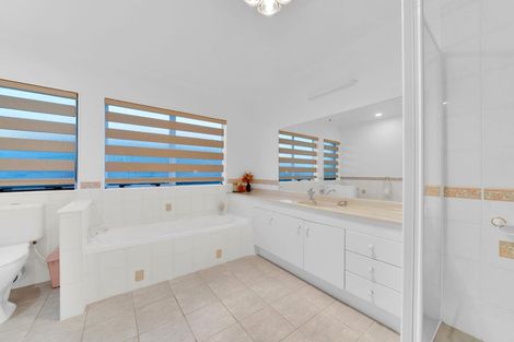 Photo of property in 21 Lothian Brae, Wattle Downs, Auckland, 2103