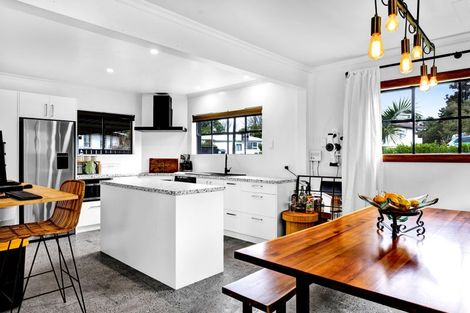 Photo of property in 5 Totara Terrace, Inglewood, 4330