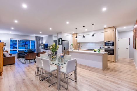 Photo of property in 9 Ropere Street, Kumeu, 0810