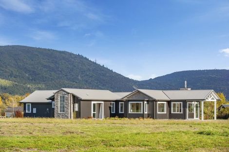 Photo of property in 56 Oakdale Drive, Kinloch, Taupo, 3377