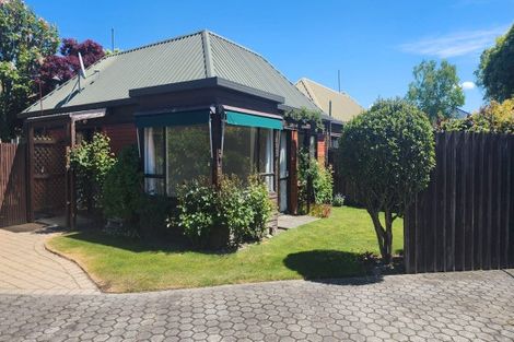 Photo of property in 2/29 Solway Avenue, Ilam, Christchurch, 8041
