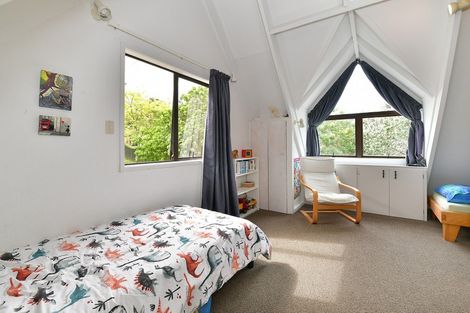 Photo of property in 10 Elliston Crescent, Stanmore Bay, Whangaparaoa, 0932