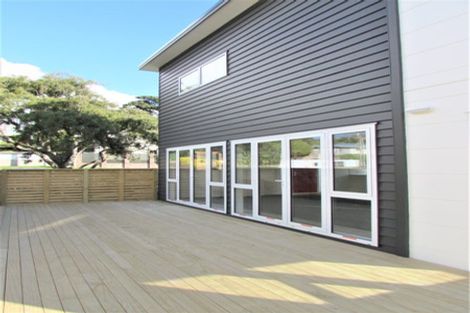 Photo of property in 11a Kowhai Street, Tawa, Wellington, 5028