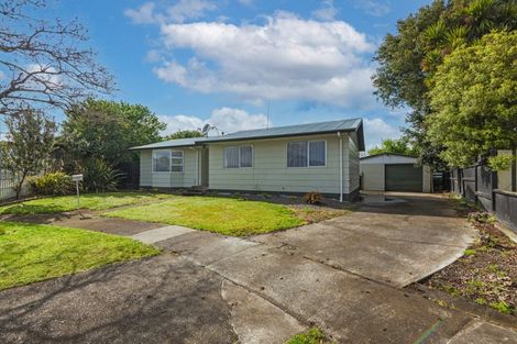 Photo of property in 32 Cumberland Place, Kelvin Grove, Palmerston North, 4414