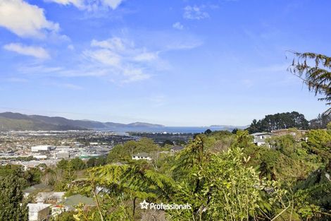 Photo of property in 14 Matuhi Street, Tirohanga, Lower Hutt, 5010