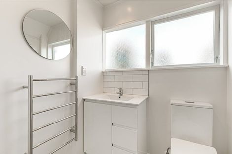 Photo of property in 2/6 Griffen Road, Mount Roskill, Auckland, 1041