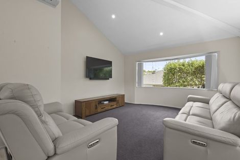Photo of property in 2/3 Mably Court, Stanmore Bay, Whangaparaoa, 0932