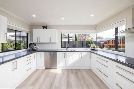 Photo of property in 15 Abingdon Court, Avonhead, Christchurch, 8042