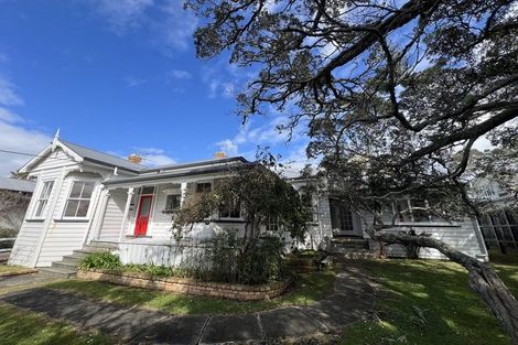 Photo of property in 19 Lake Road, Devonport, Auckland, 0624