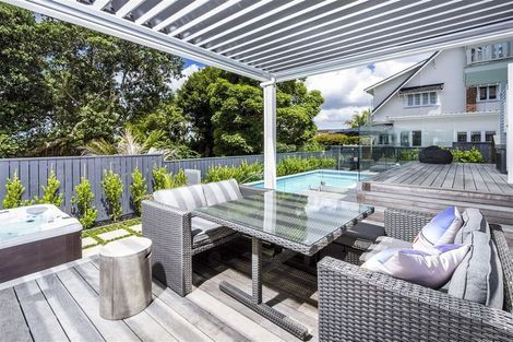 Photo of property in 209 Hurstmere Road, Takapuna, Auckland, 0622