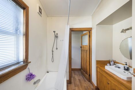 Photo of property in 18 Bryant Street, Takaro, Palmerston North, 4412