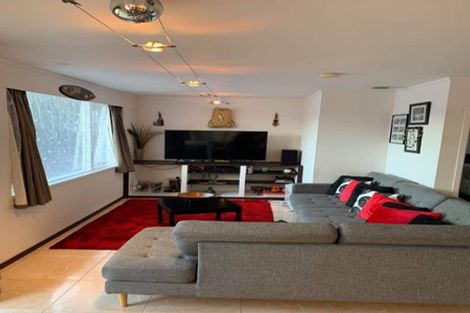 Photo of property in 2/91 Verran Road, Birkenhead, Auckland, 0626