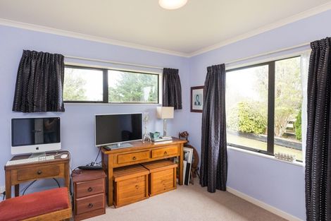 Photo of property in 32 Stoneleigh Lane, Aokautere, Palmerston North, 4471